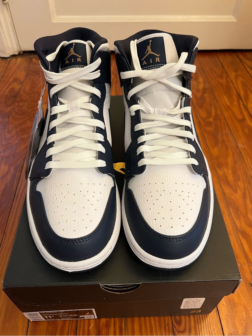 Nike Air Jordan 1 Mid White/Obsidian Metallic Gold Size 11.5 DS New w/ Box